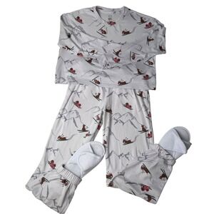 Gilly Hicks Sleepwear Pajamas Set Long Sleeve Top‎ Pants Skiing Snail Print